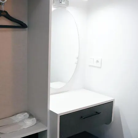 Hotel Nefis 2*